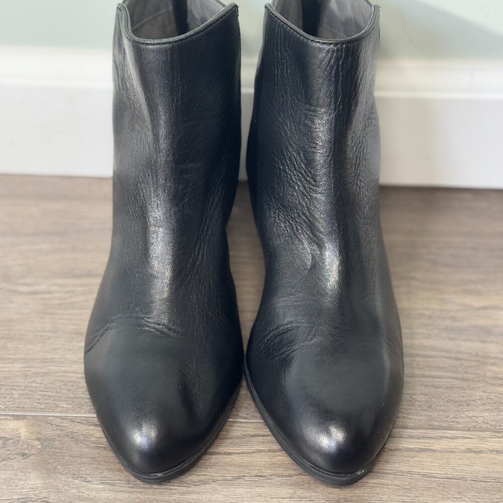 Adrienne Vittadini Black Ankle Booties - Picture 2 of 8